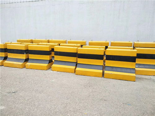百墩實(shí)業(yè) 北京水泥隔離墩的專業(yè)制造商興盛水泥廠